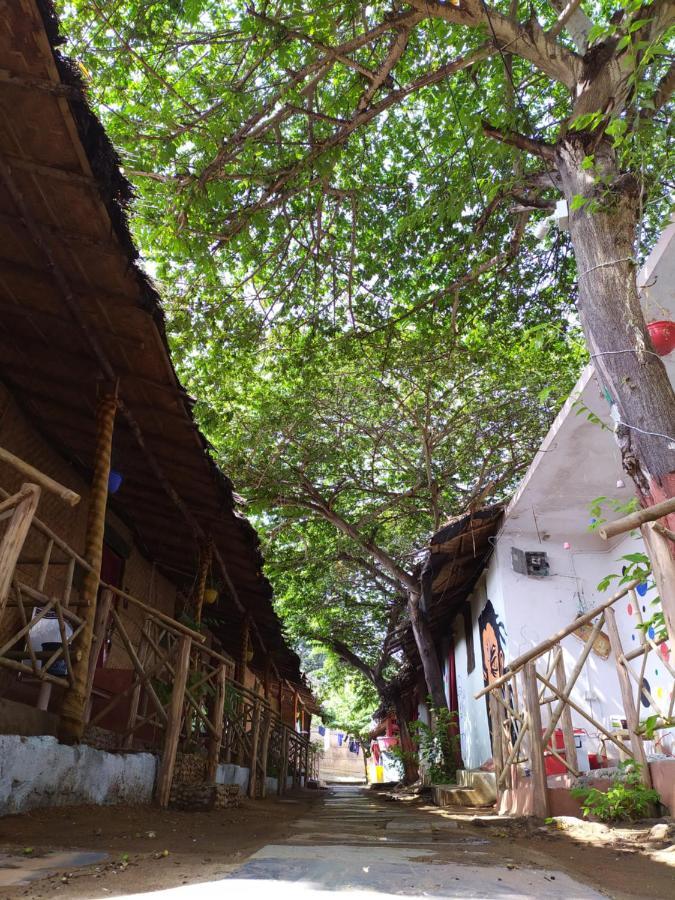 Jungle Tree Hampi Hotel Exterior foto